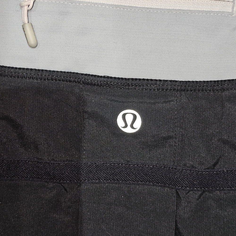 Lululemon Skort Size 10 - Picture 3 of 4